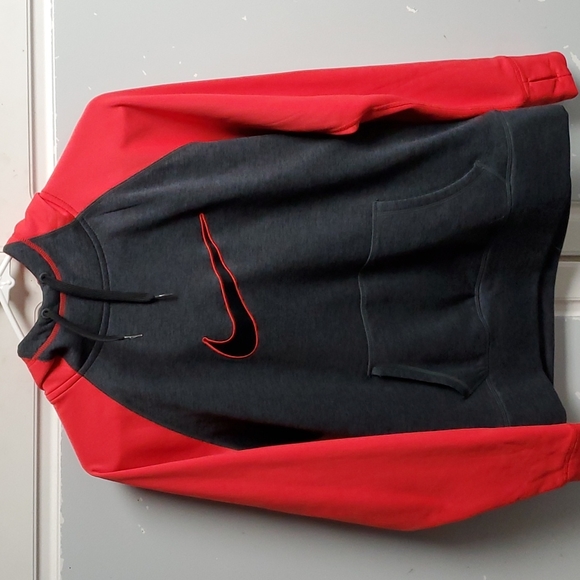 Women's Large Nike Therma-Fit Sweatshirt - Picture 1 of 5